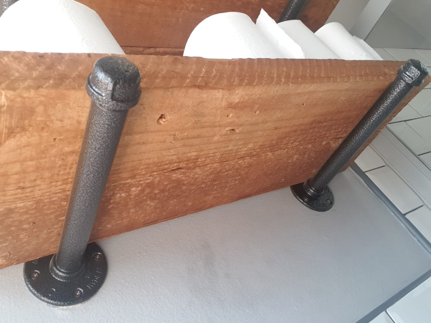 25mm Pipe Industrial Floating Shelf kit - for 300mm wide plank