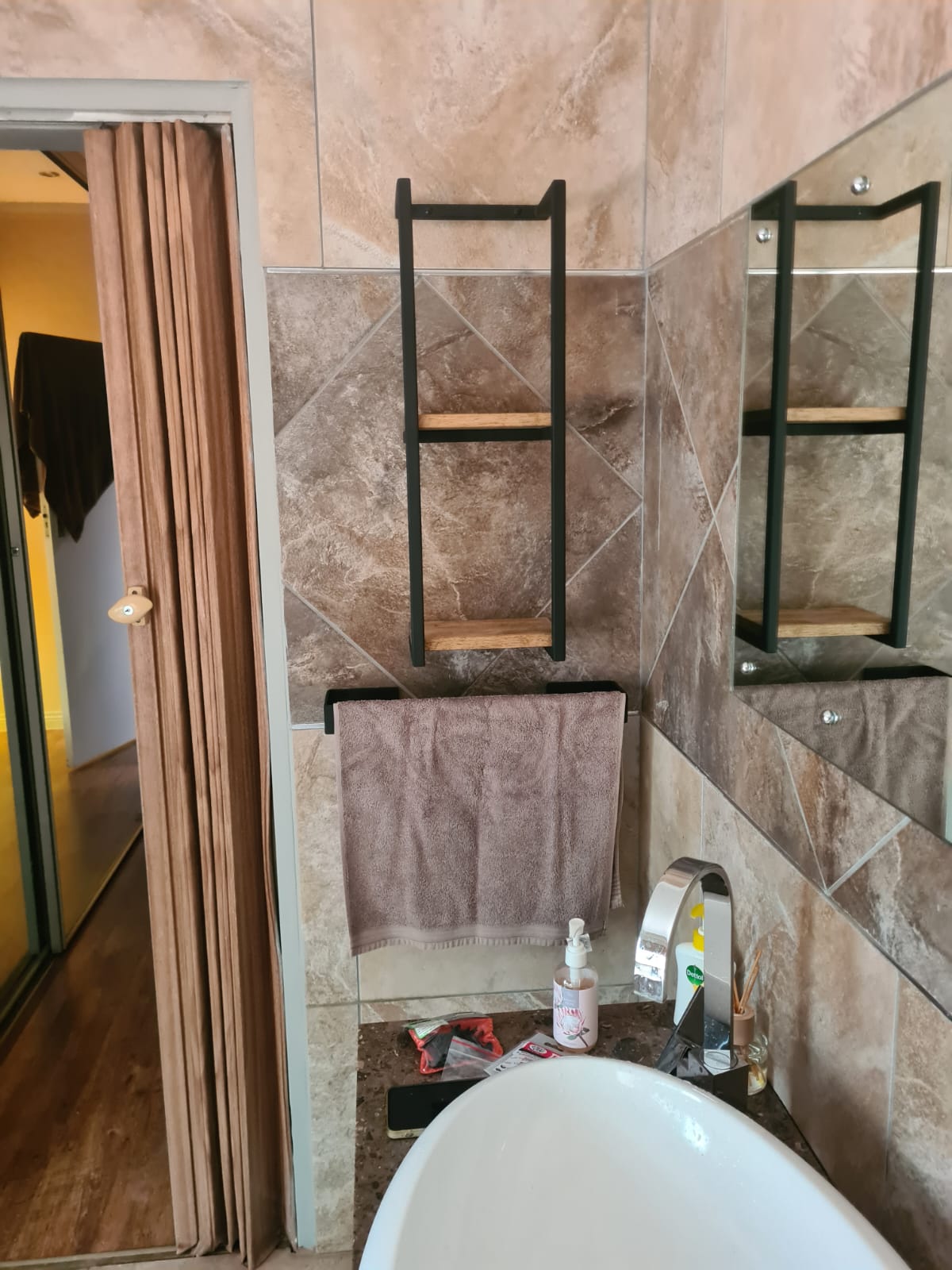 Towel Tower - Wall towel holder 700mm with shelves